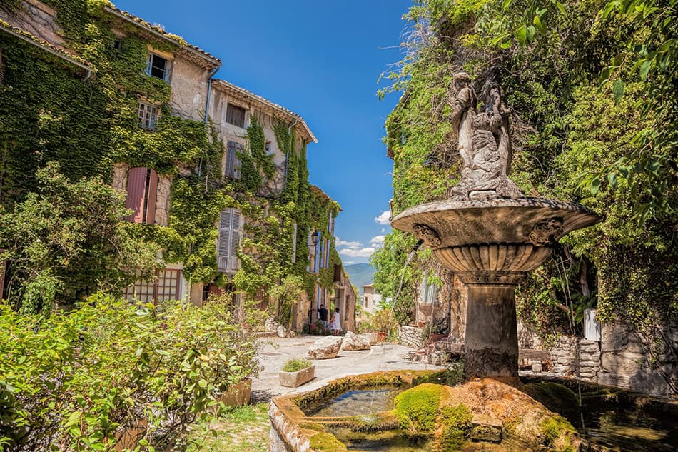 Saignon France